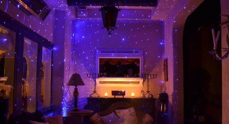 Garden Light Projector with Light Effects, Night Lights LED Projector for Outdoor Decor for Lawns, Courtyards, and Patios Purple Blueish Laser with Remote Red