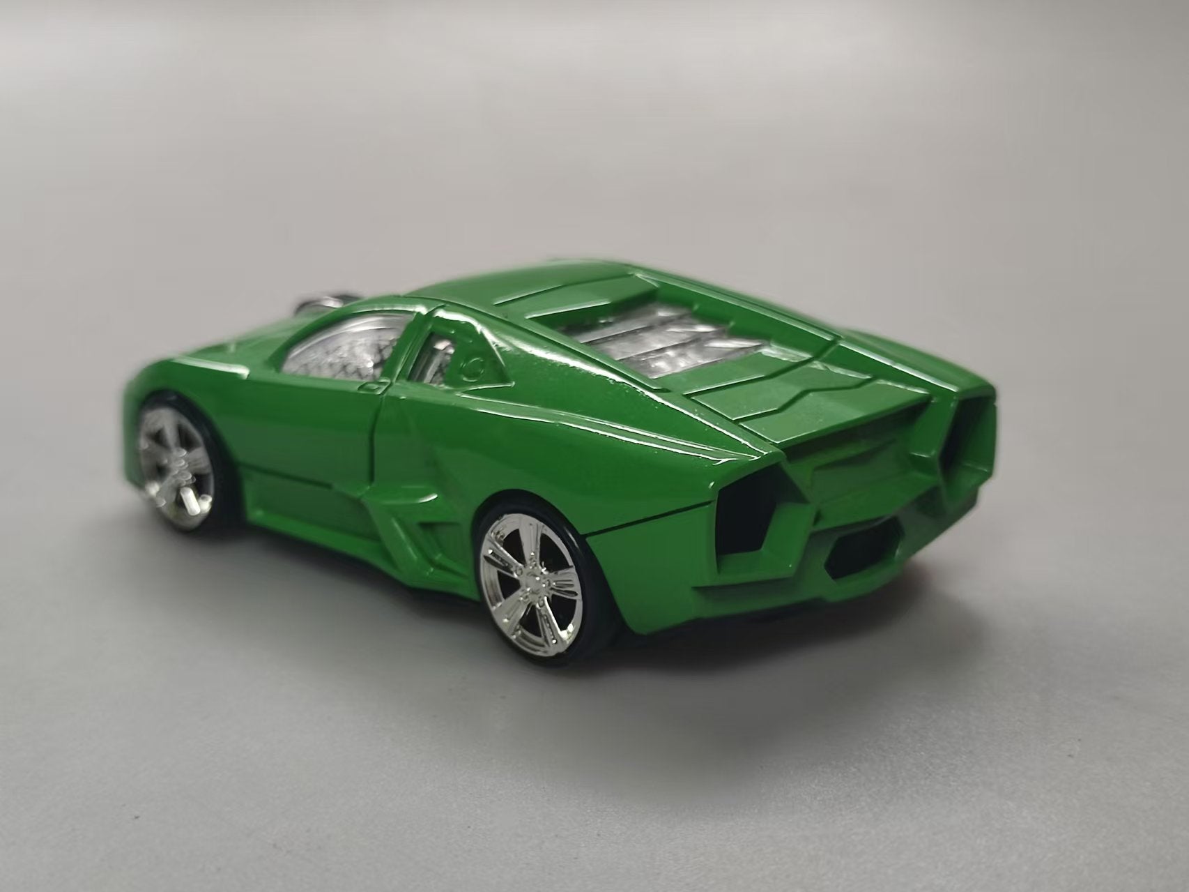 Wireless Bluetooth Mouse Sports Car Style 2.4GHz LED Light Glossy Decoration Desktop Laptop Computer Mouse Optical Mice (Green)